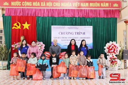 Đồng hành cùng học sinh vùng khó khăn