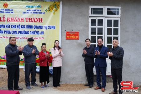  Chiềng An khánh thành 2 nhà “Đại đoàn kết”