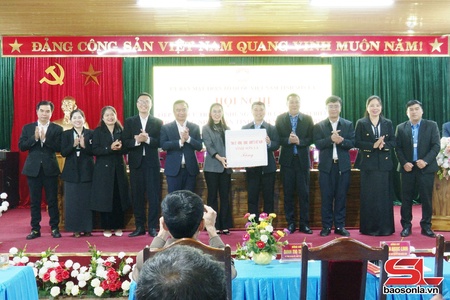 Cử tri xã Mường Cơi đánh giá cao chương trình hành động của các ứng cử viên