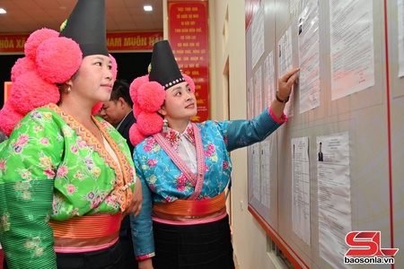 Tưng bừng ngày hội non sông trên vùng cao Co Mạ