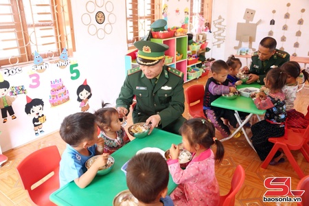 Chung tay vì sự học trên đỉnh Buốc Pát
