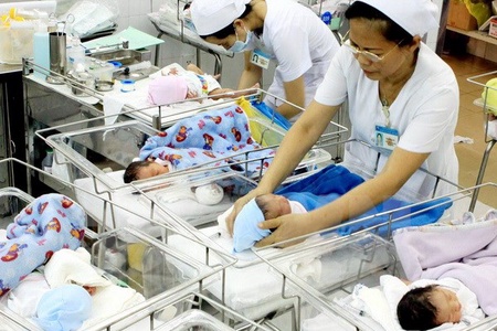 Tăng tỷ suất sinh 2% mỗi năm, hướng tới mức sinh thay thế