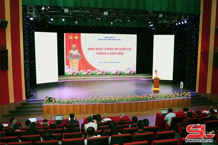Báo và Phát thanh, truyền hình Sơn La sinh hoạt chính trị dưới cờ tháng 6