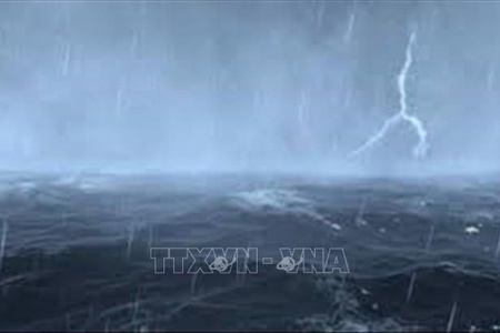 Áp thấp nhiệt đới đổi hướng di chuyển với tốc độ 25 km/giờ