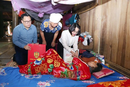 Tri ân người có công tại xã Chiềng Sung