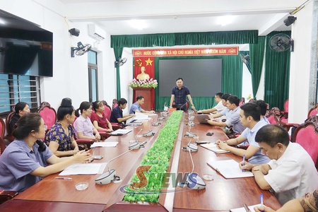 Vận động các hộ dân bàn giao mặt bằng thực hiện Dự án Mở rộng khu dân cư mới phường Quyết Thắng