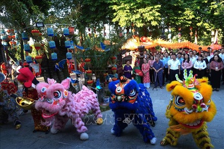 Lễ hội Thành Tuyên: Không gian Trung thu rực rỡ, hấp dẫn du khách