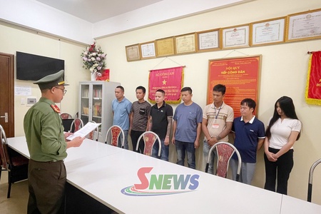 Khởi tố 7 đối tượng lừa đảo qua livestream bán xô cát đãi vàng