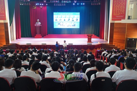 Tập huấn nghiệp vụ cho 300 cán bộ Hội Sinh viên