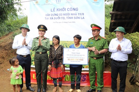 Suối Tọ khởi công xóa nhà tạm và xây dựng nhà vệ sinh điểm trường