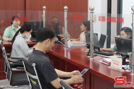 Hỗ trợ nhân dân tiếp cận và sử dụng các dịch vụ số