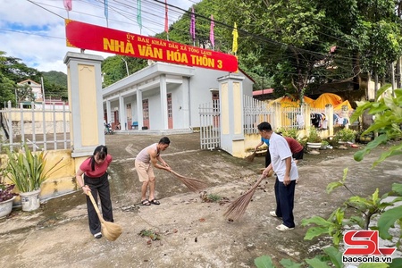 Thôn kiểu mẫu về văn hóa nông thôn
