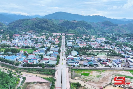 Xây dựng xã Sốp Cộp thành trung tâm của vùng