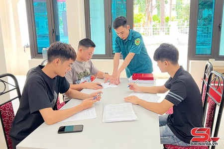 Tuổi trẻ Sông Mã tình nguyện nhập ngũ