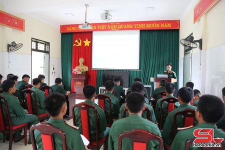 Bộ đội trinh sát cơ giới học và làm theo Bác