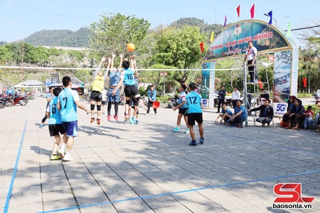 Quỳnh Nhai đẩy mạnh phong trào thể dục thể thao quần chúng