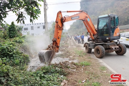 Lập lại trật tự hành lang an toàn giao thông