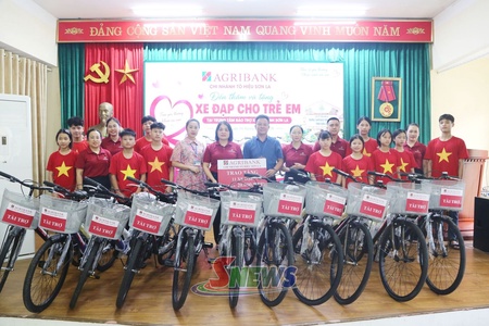 Agribank Chi nhánh Tô Hiệu Sơn La tặng xe đạp cho trẻ em Trung tâm Bảo trợ xã hội tỉnh
