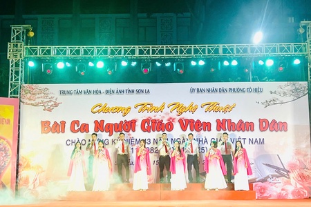 Chương trình văn nghệ tôn vinh nghề giáo ở phường Tô Hiệu