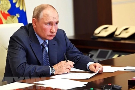 Tổng thống Nga Putin ký sắc lệnh sử dụng 'hộ chiếu kỹ thuật số'
