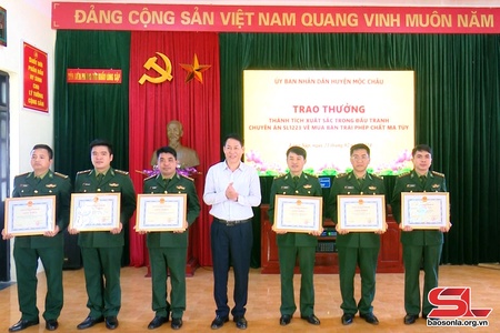 Huyện Mộc Châu biểu dương thành tích phá Chuyên án SL1223 của Bộ đội Biên phòng