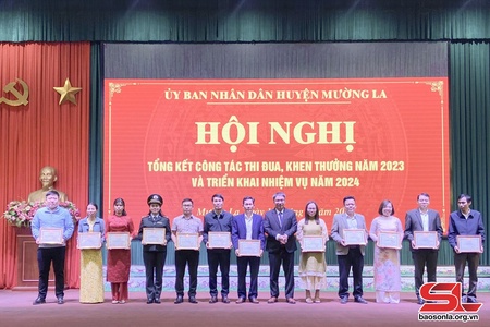 Mường La tổng kết công tác thi đua khen thưởng năm 2023