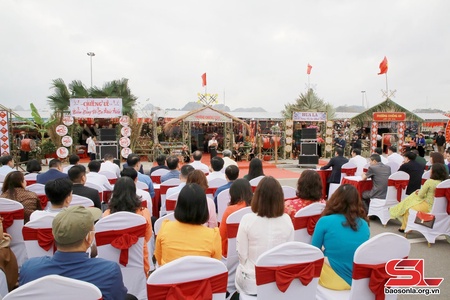 Trưng bày giới thiệu văn hoá truyền thống, hoạt động cộng đồng; sản phẩm hoạt động giáo dục STEM/STEAM