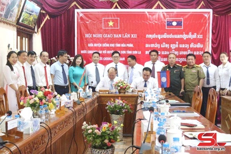 Giao ban công tác lần thứ XII giữa huyện Mai Sơn và huyện Xiềng Khọ