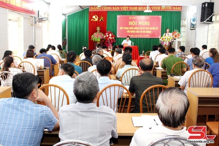 Hội nghị đối thoại giữa đồng chí Bí thư Huyện ủy với nhân dân xã Nà Nghịu
