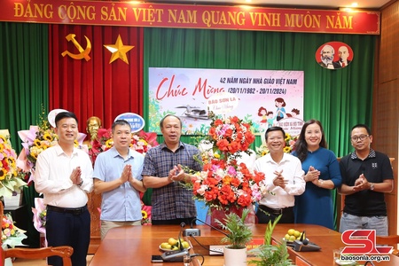 Các cơ quan, đơn vị chúc mừng Sở Giáo dục và Đào tạo nhân ngày Nhà giáo Việt Nam 