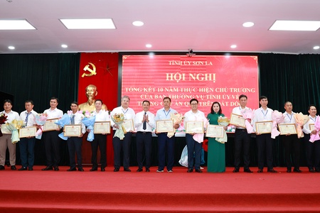 Sơn La tổng kết 10 năm thực hiện chủ trương trồng cây ăn quả trên đất dốc