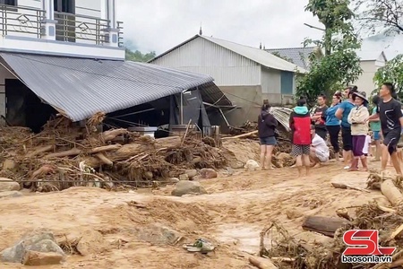 Mưa lớn làm 6 người chết và mất tích, gây thiệt hại lớn về tài sản