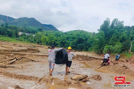 Viettel Sơn La ứng cứu thông tin sau lũ ống, lũ quét