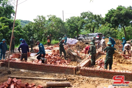 Xây dựng khu vực phòng thủ vững chắc trong giai đoạn mới