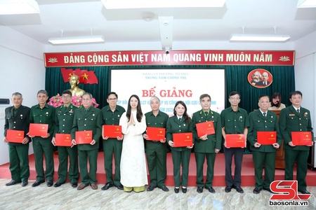 Bồi dưỡng lý luận chính trị và nghiệp vụ công tác Hội Cựu chiến binh