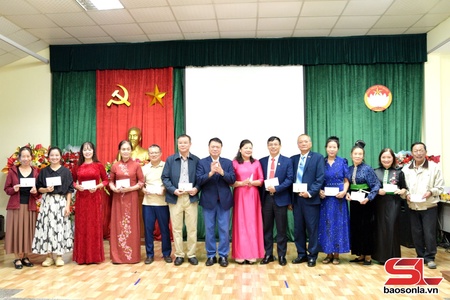 Ngày hội Đại đoàn kết tại Tổ 1 Quyết Thắng, phường Tô Hiệu