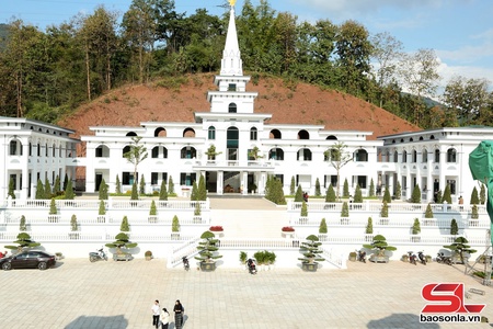 Thăm ngôi trường có bề dày truyền thống