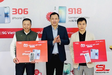 Viettel Sơn La trao giải Chương trình “Lướt 5G, Ring quà bất ngờ”