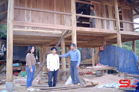 Phiêng Khoài - Những căn nhà ấm hơi xuân