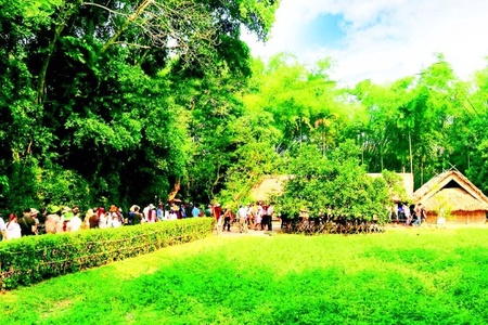 Hành trình về cội nguồn và khát vọng vươn lên
