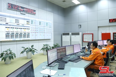 Nhịp đập mùa xuân trên dòng Đà Giang
