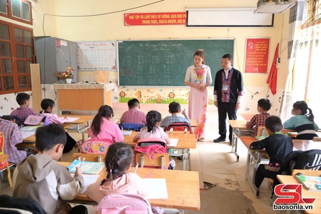 Chăm lo cho sự nghiệp trồng người ở Chiềng Sại