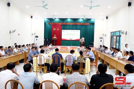 Ngân hàng nhà nước Chi nhánh khu vực 3 làm việc với các xã khu vực Sông Mã