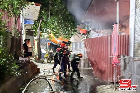 Hai người chết trong vụ cháy nhà ở kết hợp sản xuất bánh mỳ, bánh bao tại Phù Yên
