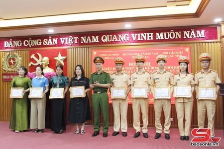 Phối hợp tuyên truyền, quản lý, giáo dục thanh thiếu niên, học sinh chấp hành pháp luật giao thông