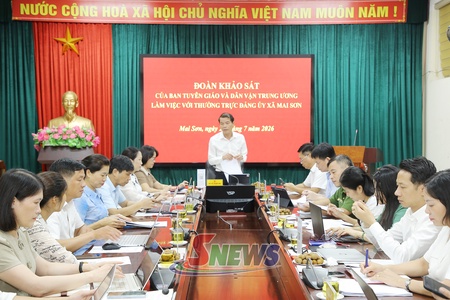 Ban Tuyên giáo và Dân vận Trung ương khảo sát việc triển khai phong trào “Bình dân học vụ số” tại xã Mai Sơn và phường Chiềng Cơi