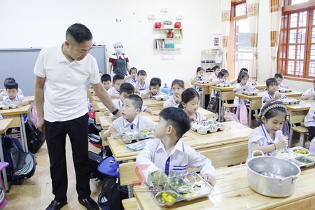 Đảm bảo bữa ăn bán trú an toàn, đủ dinh dưỡng