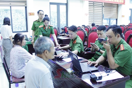 Công an Sơn La thu nhận mẫu sinh phẩm ADN thân nhân liệt sĩ đợt 2