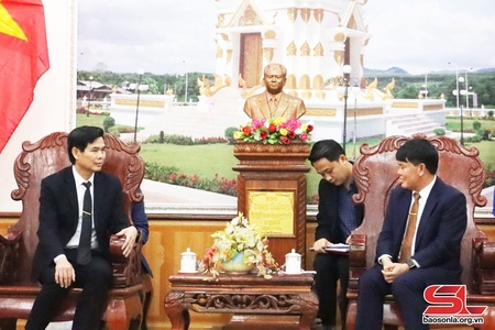 Đồng chí Chủ tịch UBND tỉnh Sơn La chôm chiềng Bun Pi May tỉnh Bò Kẹo