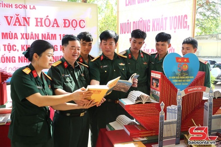 Bộ CHQS tỉnh khày mự hội pặp xừ cánh văn hóa đôn xừ